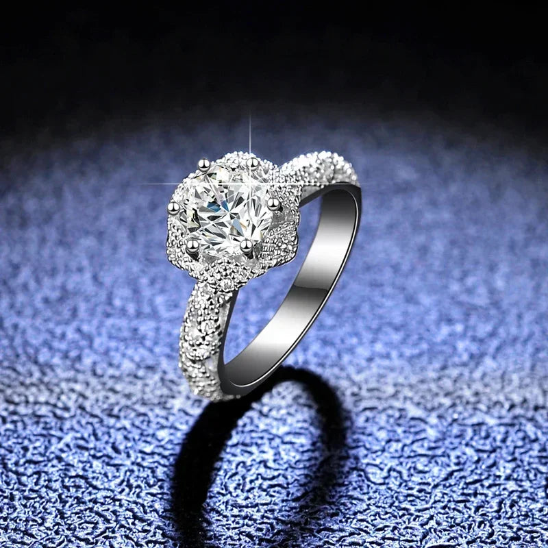 Women's Luxury 18K White Gold Eternal Wedding Ring